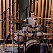 Batterista con più di 15 anni d'esperienza offre lezioni e ripetizioni di batteria e percussione